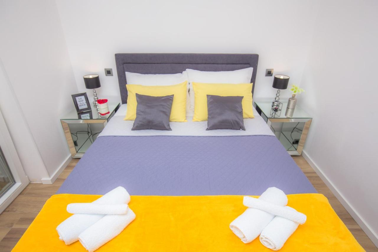 Apartment Gallery Primošten Esterno foto